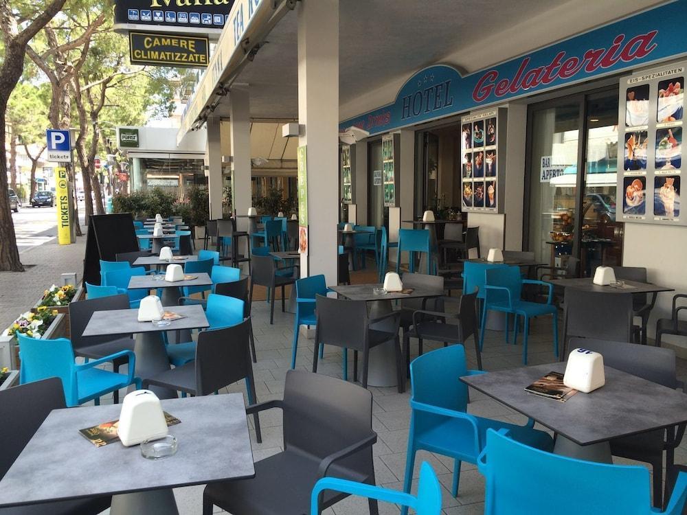 Hotel Ivana Lido di Jesolo Bagian luar foto