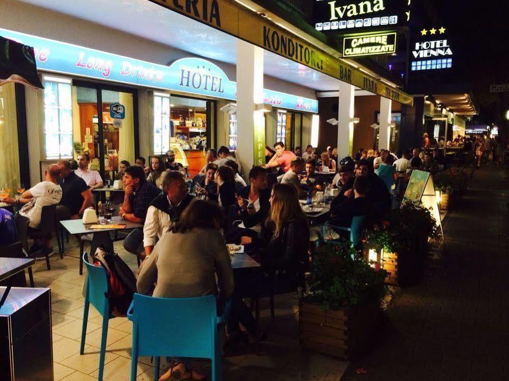 Hotel Ivana Lido di Jesolo Bagian luar foto